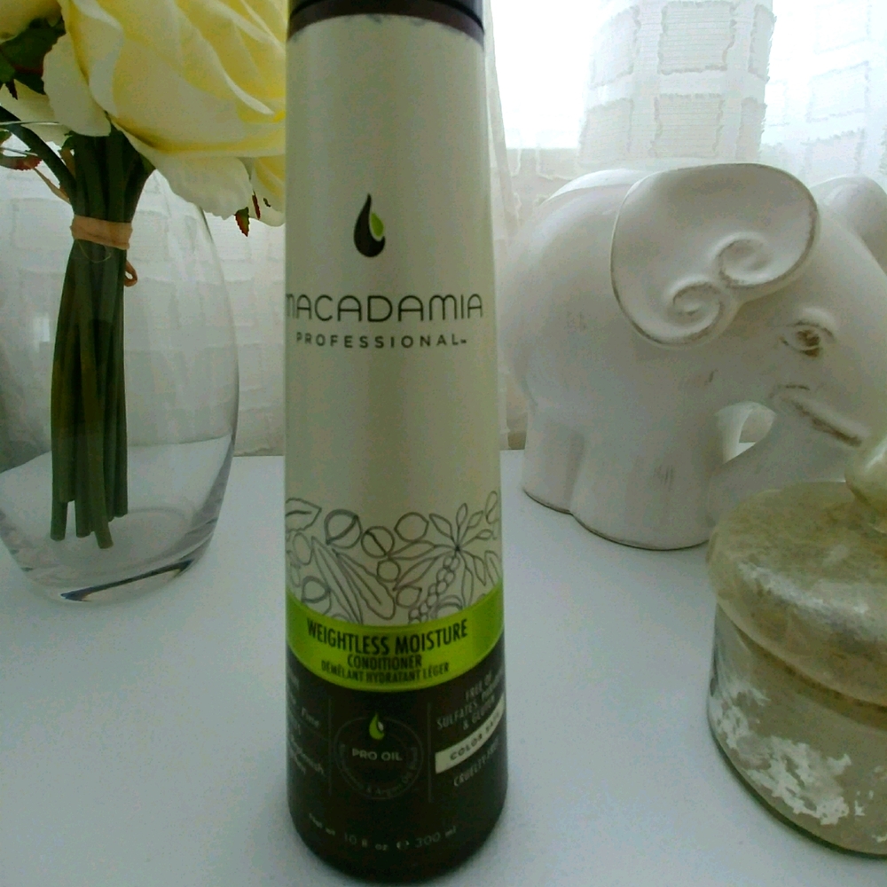Macadamia Profesional Weightless Conditioner